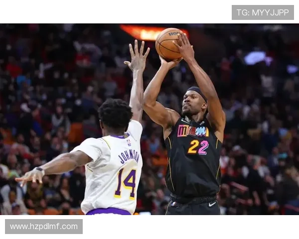 巴特勒潇洒背扣展现飞天绝技追梦直塞助攻如仙人指路